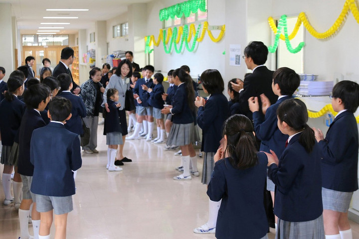 桐光学園小学校 : 入学式