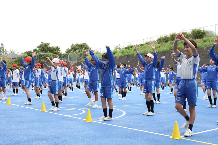 桐光学園小学校 : ダンスの練習（4～6年生）