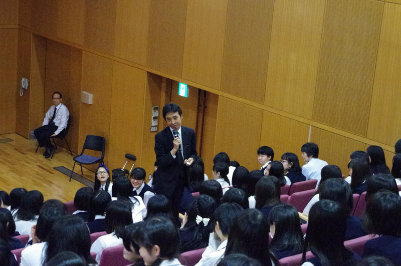 《高校2年》5月17日　上村雄彦先生の講演会