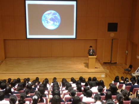 《高校2年》　横浜市立大学・上村先生の講演会がありました。