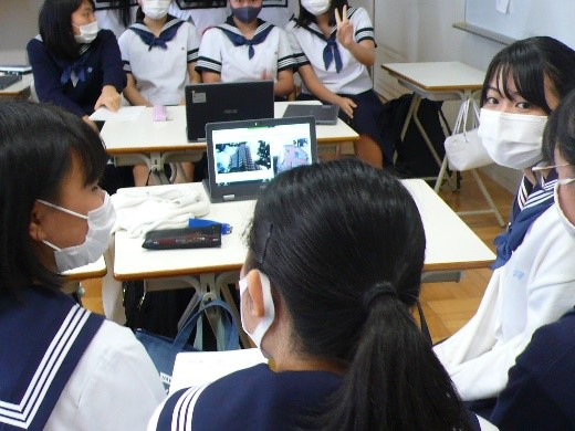 中3総合／国際　　　オーミストンの日本語クラスとオンライン交流をしました